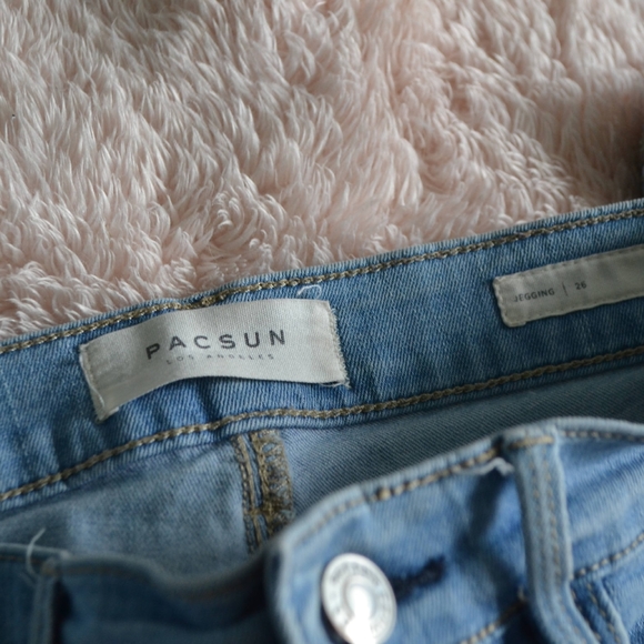 PacSun Ripped Jeans - Picture 2 of 4